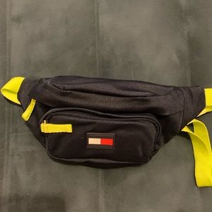 NWOT Tommy Hilfiger boys cross body on chest style. Fanny pack adjustable